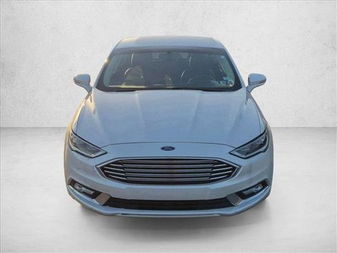 Used 2017 Ford Fusion SE w/ Fusion SE Technology Package AWD/4WD image 2
