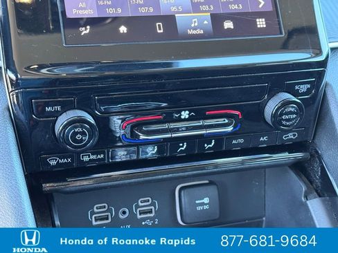 Used 2023 Jeep Grand Cherokee L Laredo image 28