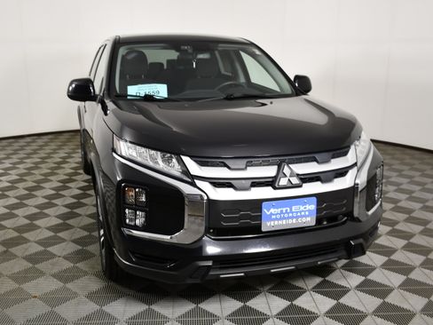 Used 2022 Mitsubishi Outlander Sport ES AWD/4WD image 3