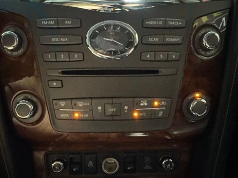 Used 2017 INFINITI QX80 4WD w/ Deluxe Technology Package image 13