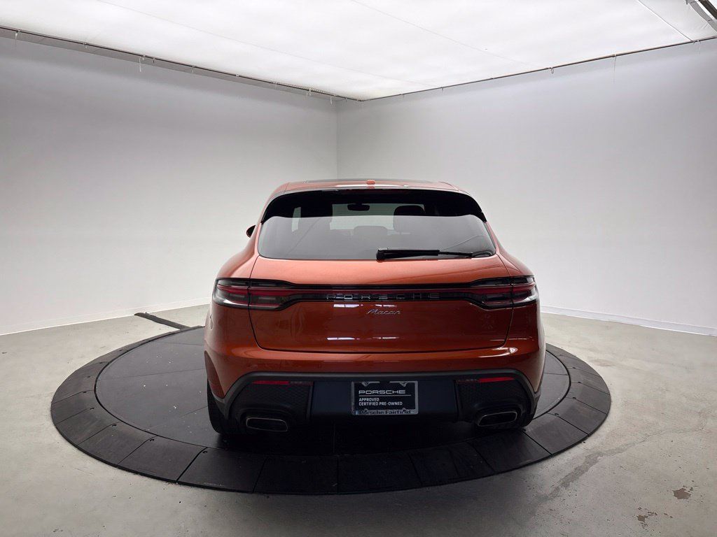 Certified 2024 Porsche Macan AWD/4WD image 6