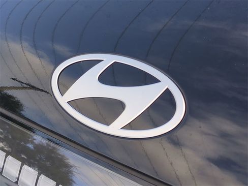 New 2026 Hyundai Ioniq 9 SEL image 13