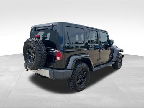 Used 2013 Jeep Wrangler Unlimited Sahara w/ Connectivity Group AWD/4WD image 7