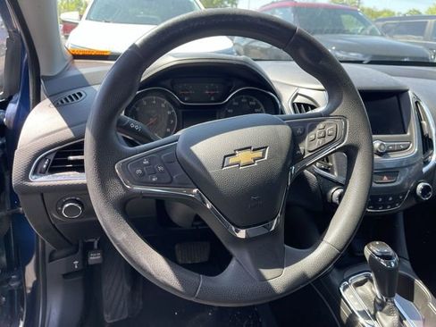 Used 2019 Chevrolet Cruze LT FWD image 5