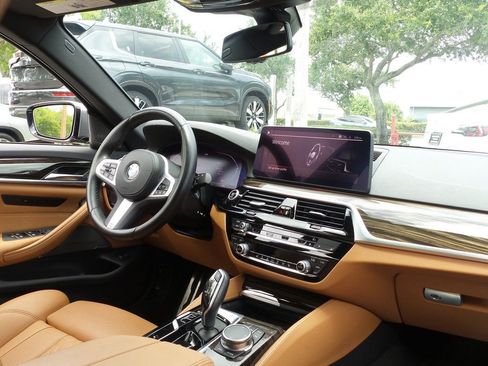Used 2023 BMW 540i w/ M Sport Package RWD image 29