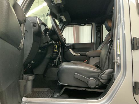 Used 2015 Jeep Wrangler Unlimited Sport AWD/4WD image 15