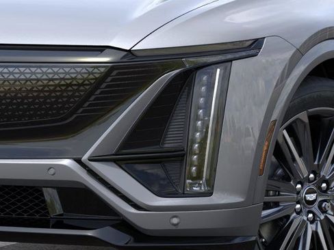 New 2026 Cadillac Lyriq V w/ LPO, Floor Liner Package AWD/4WD image 10
