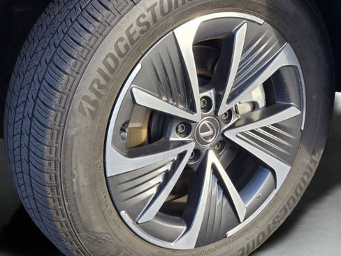 Used 2023 Lexus RZ 450e Premium image 25