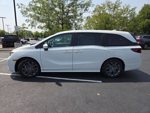 New 2026 Honda Odyssey Touring image 25