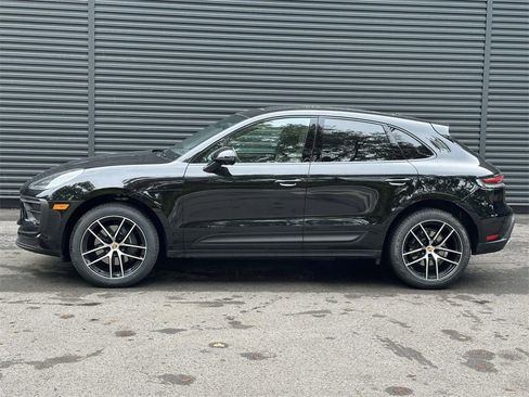 Used 2025 Porsche Macan image 2
