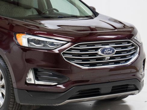 Used 2019 Ford Edge Titanium w/ Equipment Group 301A FWD image 9