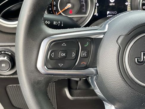 Used 2023 Jeep Wrangler Unlimited Sahara AWD/4WD image 28