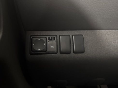 Used 2010 Nissan Pathfinder S FE+ image 19