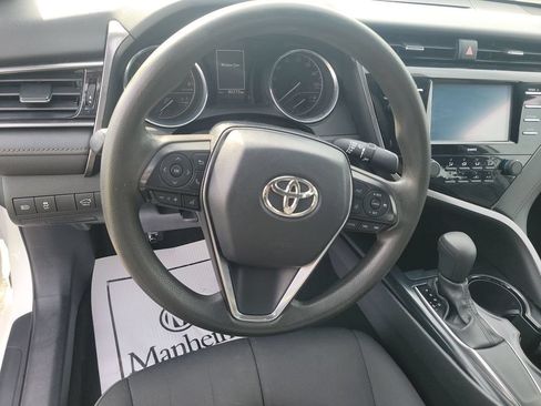 Used 2020 Toyota Camry LE FWD image 9