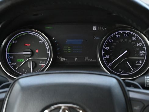 Used 2021 Toyota Camry XSE FWD image 12