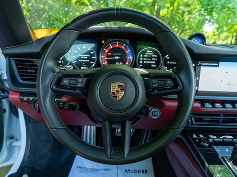 Certified 2022 Porsche 911 Carrera GTS image 25