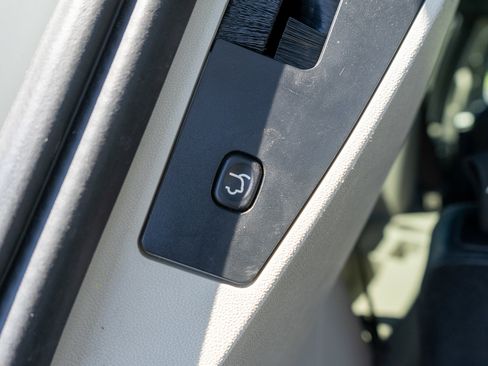 Used 2019 Dodge Grand Caravan SXT FWD image 11