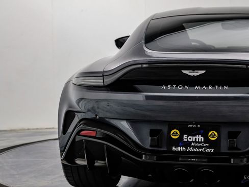 Used 2023 Aston Martin V12 Vantage RWD image 17
