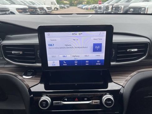 Certified 2022 Ford Explorer Limited w/ Equipment Group 301A AWD/4WD image 17