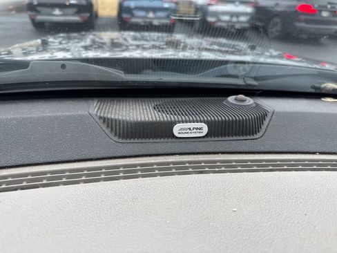 Used 2011 RAM 1500 Classic SLT w/ Technology Group image 9