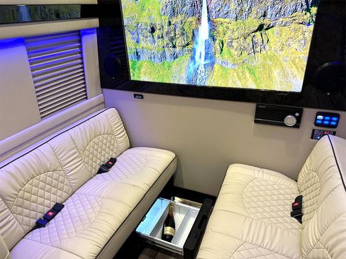 Used 2020 Mercedes-Benz Sprinter 3500 image 36