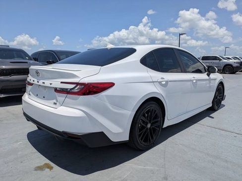 Used 2025 Toyota Camry SE FWD image 3