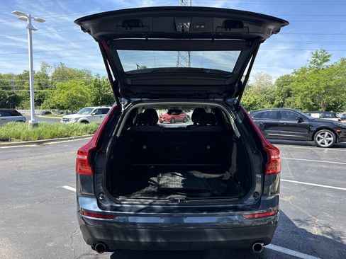 Used 2018 Volvo XC60 T6 Momentum w/ Convenience Package AWD/4WD image 9
