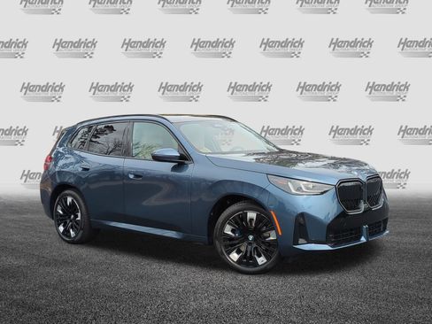 Used 2025 BMW X3 xDrive30i w/ Premium Package image 2