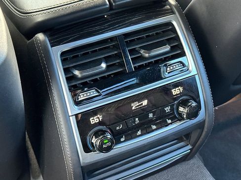 Used 2022 BMW ALPINA B7 xDrive w/ Luxury Rear Seating Package AWD/4WD image 13