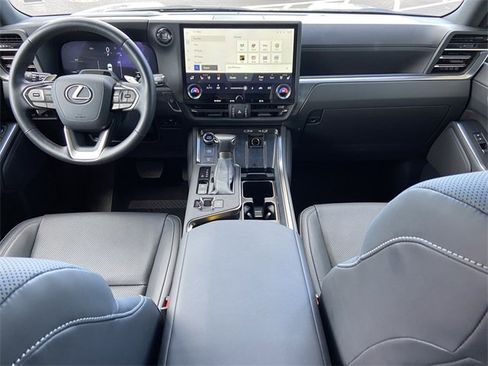 Used 2024 Lexus GX 550 image 12