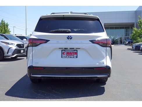 Certified 2023 Toyota Sienna Limited AWD/4WD image 7
