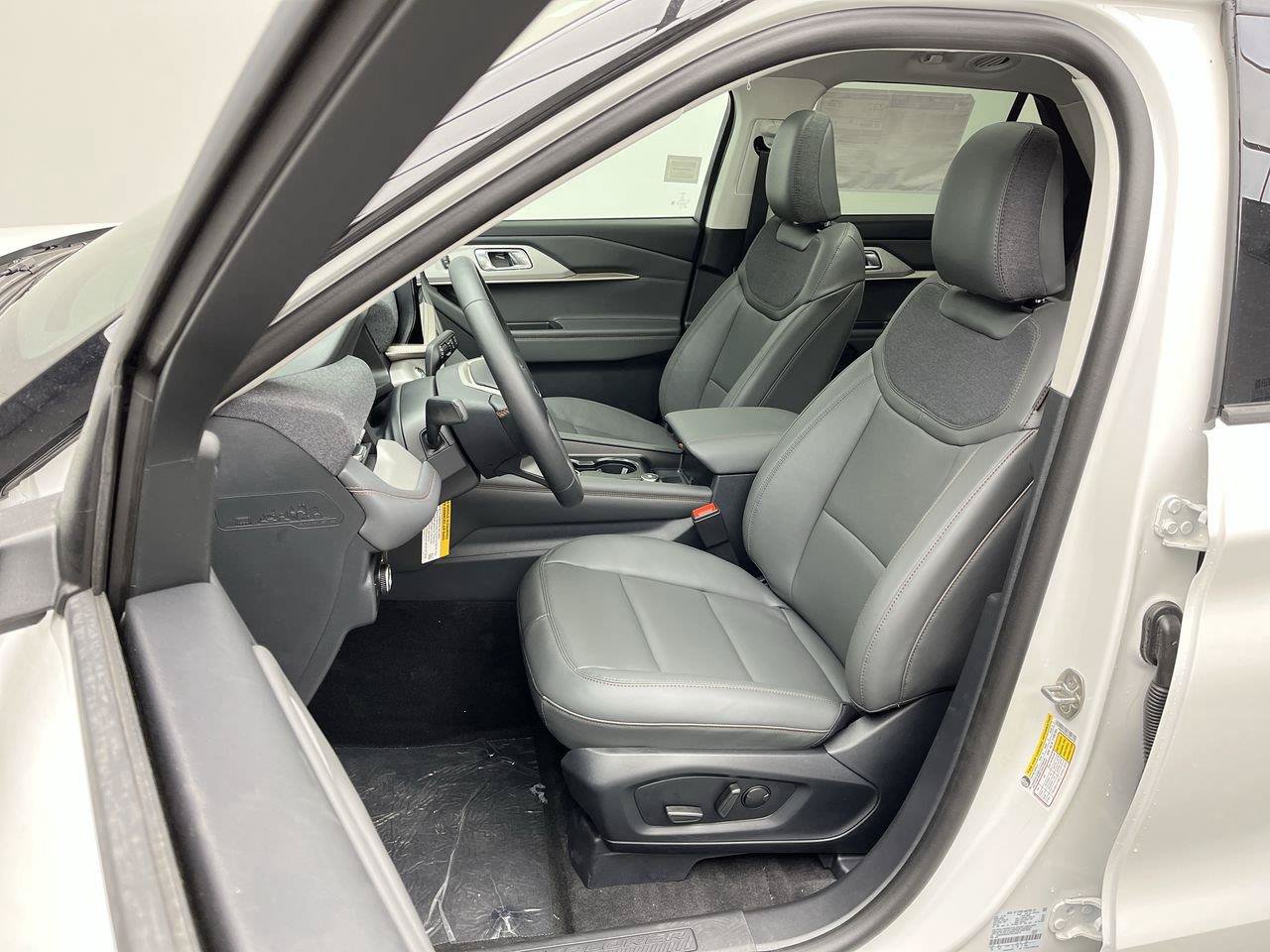New 2026 Ford Explorer Active w/ Active Comfort Package AWD/4WD image 10
