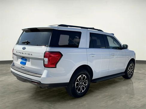 Certified 2024 Ford Expedition XLT image 9