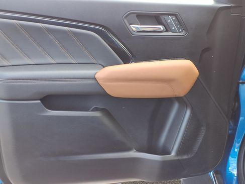 Used 2023 GMC Canyon AT4 w/ AT4 Premium Package image 18