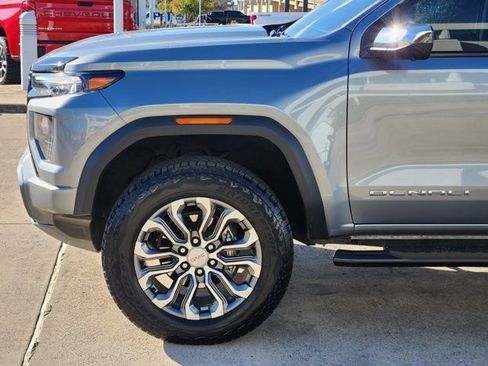 Used 2024 GMC Canyon Denali image 15