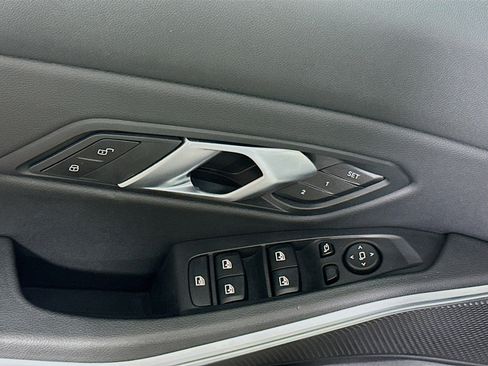 Used 2025 BMW 330i Sedan image 15