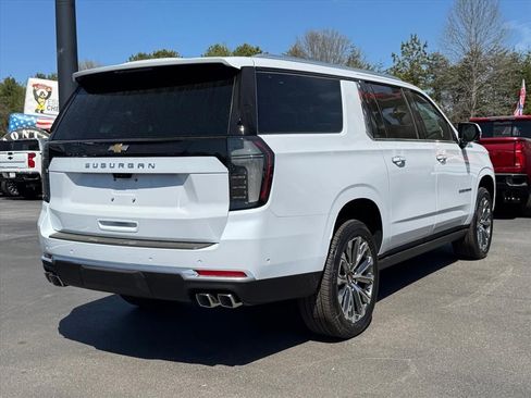New 2026 Chevrolet Suburban High Country RWD image 3