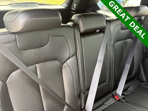 Used 2025 Jeep Grand Cherokee Limited w/ Luxury Tech Group II image 36