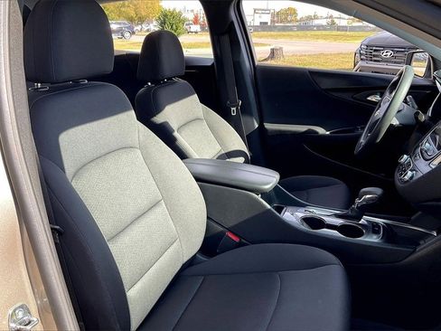 Used 2022 Chevrolet Malibu LT image 31