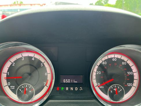 Used 2019 Dodge Grand Caravan SXT FWD image 16
