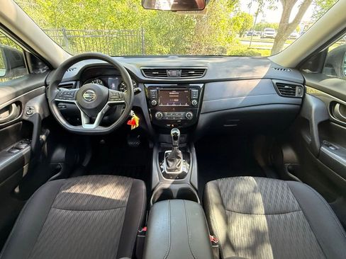 Used 2020 Nissan Rogue S FWD image 26
