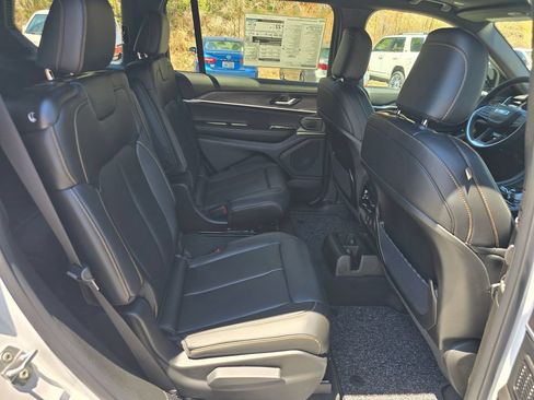 New 2026 Jeep Grand Cherokee L Limited AWD/4WD image 26