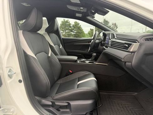 Certified 2025 Toyota Camry SE FWD image 18