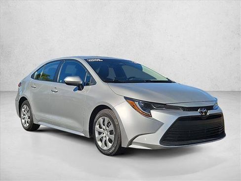 Used 2024 Toyota Corolla LE FWD image 3