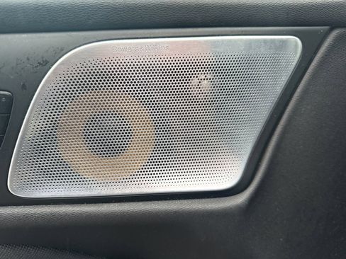 Used 2019 Volvo S60 T6 R-Design image 9