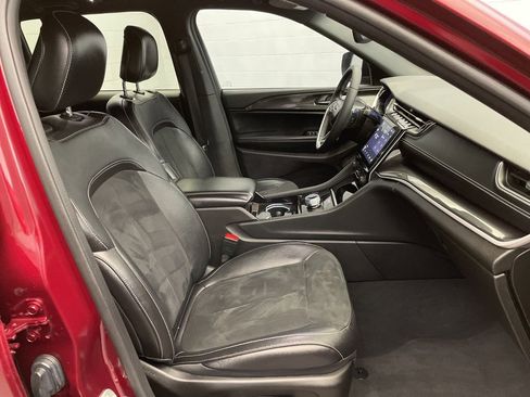 Certified 2023 Jeep Grand Cherokee Altitude image 24