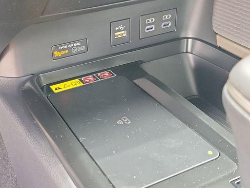 Used 2026 Toyota Camry SE FWD image 29