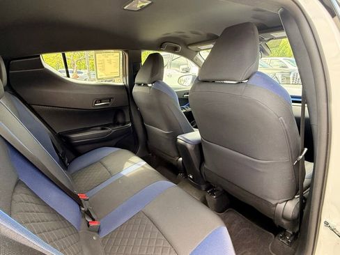 Used 2021 Toyota C-HR XLE FWD image 35