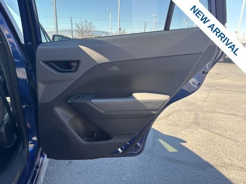 Used 2025 Subaru Crosstrek 2.0i Premium image 12