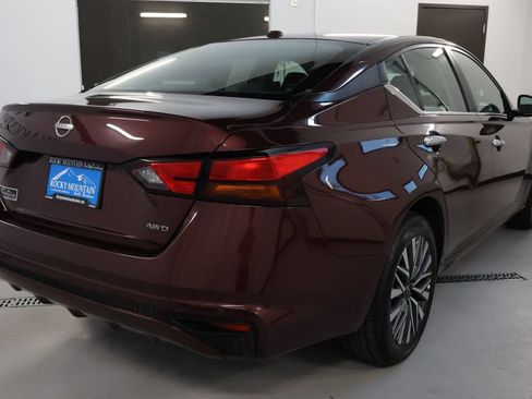 Used 2025 Nissan Altima 2.5 SV AWD/4WD image 7